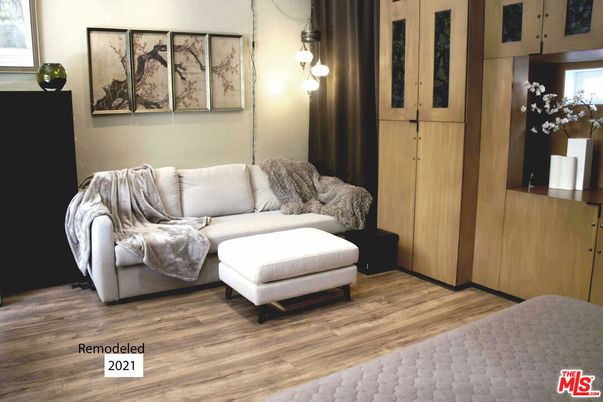 Interior, Living room, Pendant Lights, Wood Texture Flooring