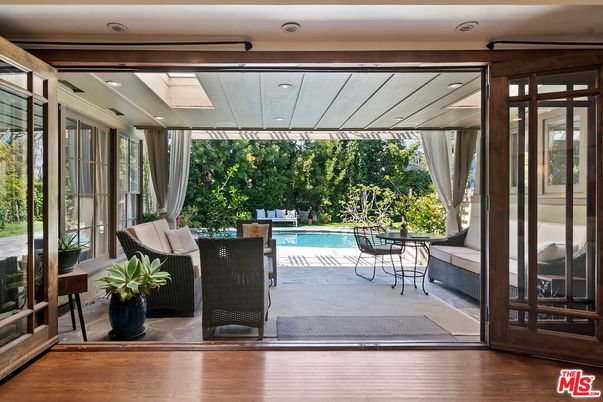 Exterior, Pool, Recessed Lighting