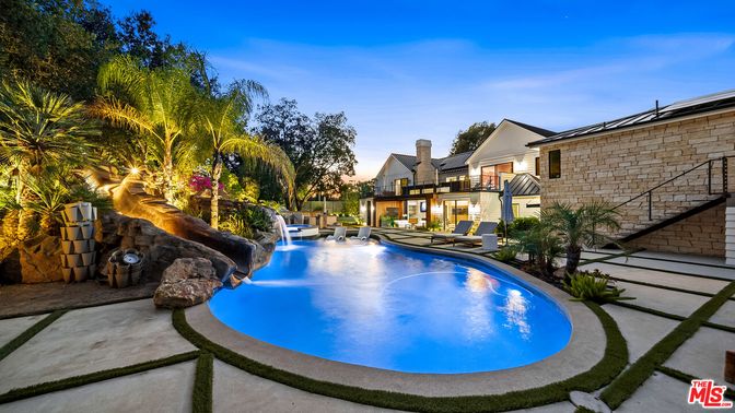Exterior, Pool, Solar Panels