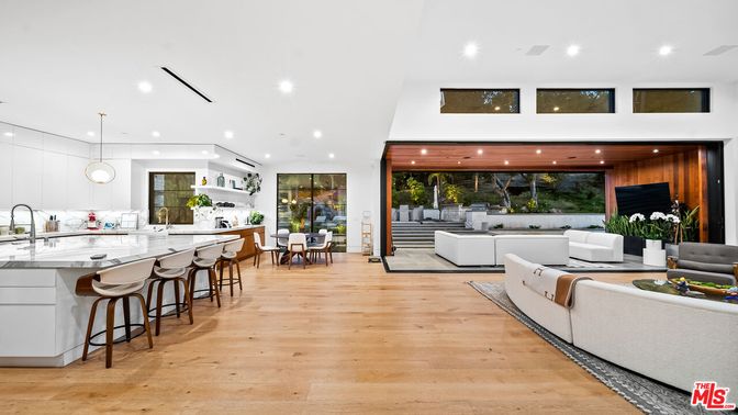 Dining room, Interior, Kitchen, Living room, Pendant Lights, Recessed Lighting, Wood Texture Flooring