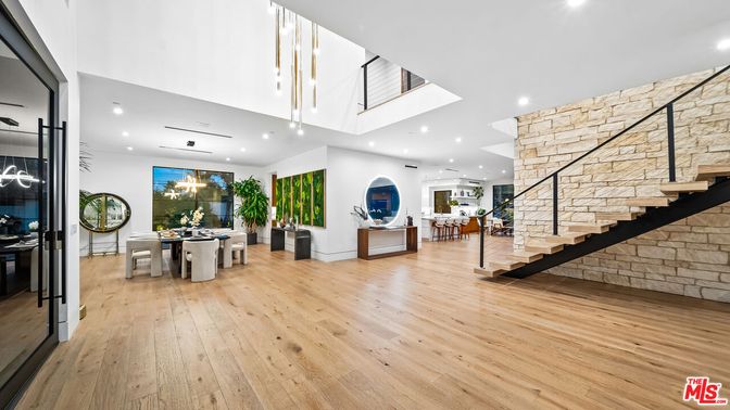 Dining room, Interior, Pendant Lights, Recessed Lighting, Stone Walls, Wood Texture Flooring