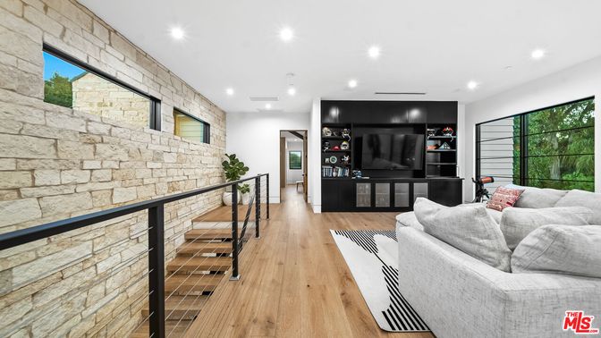 Interior, Living room, Recessed Lighting, Stone Walls, Wood Texture Flooring