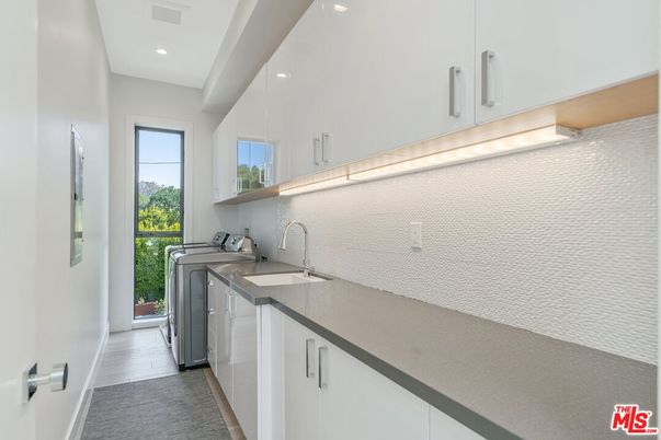 Interior, Recessed Lighting, Washer