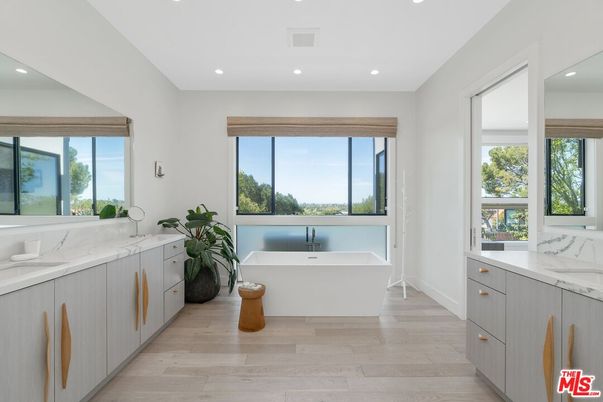 Bathroom, Free Standing Baths, Interior, Recessed Lighting, Wood Texture Flooring