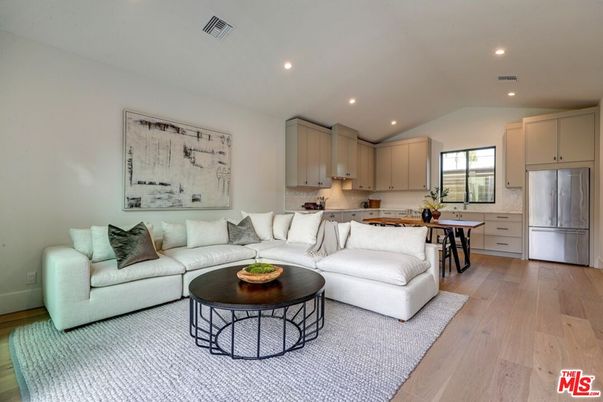Interior, Kitchen, Living room, Recessed Lighting, Wood Texture Flooring