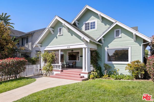 Exterior, Facade, American Craftsman