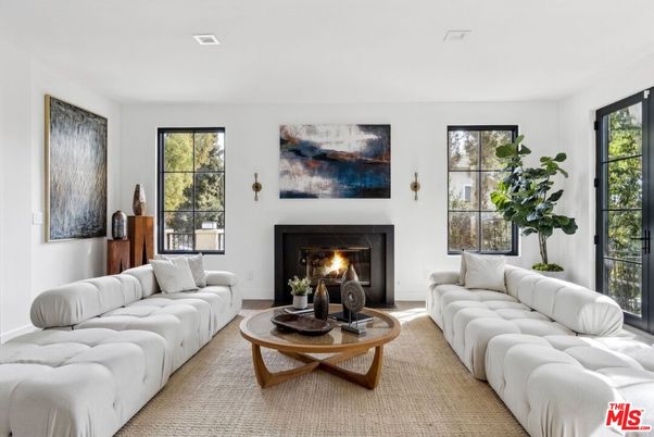 Fireplace, Interior, Living room