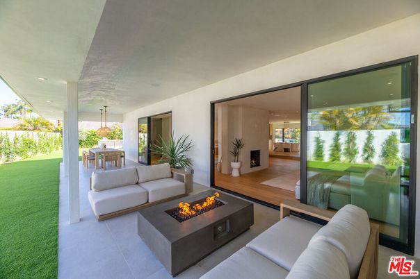 Dining room, Fireplace, Interior, Living room, Pendant Lights, Recessed Lighting
