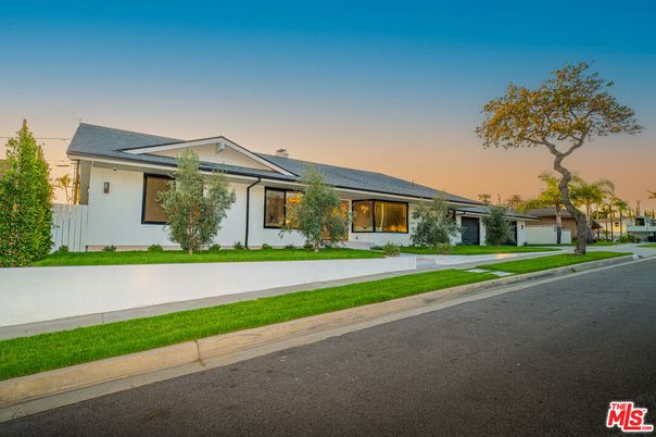 Attached, Exterior, Facade, Solar Panels, Ranch