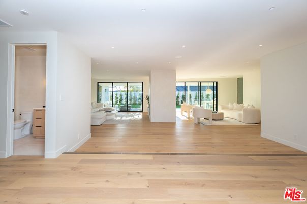 Bathroom, Interior, Recessed Lighting, Wood Texture Flooring