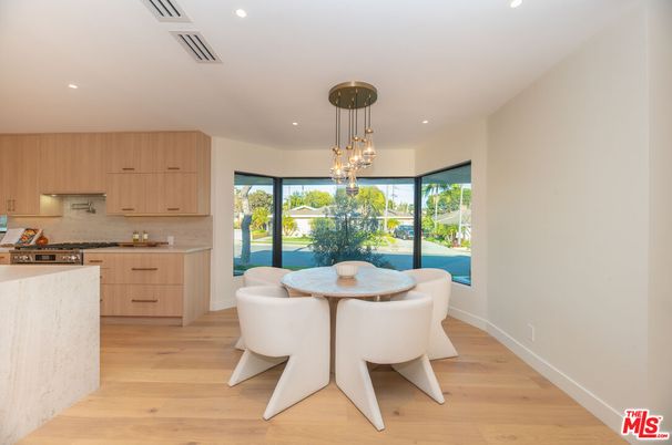 Dining room, Interior, Kitchen, Pendant Lights, Recessed Lighting, Wood Texture Flooring