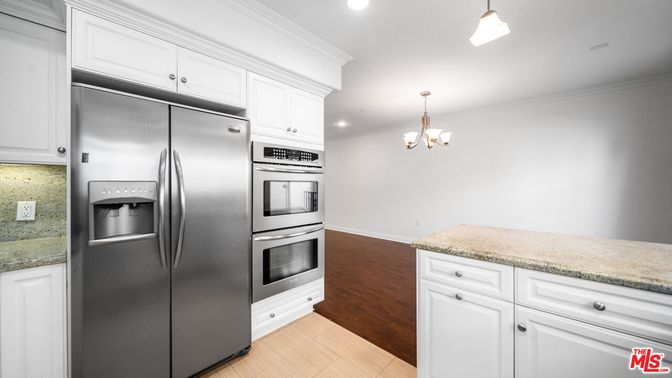 Chandelier, Interior, Kitchen, Recessed Lighting, Stainless Steel Appliances