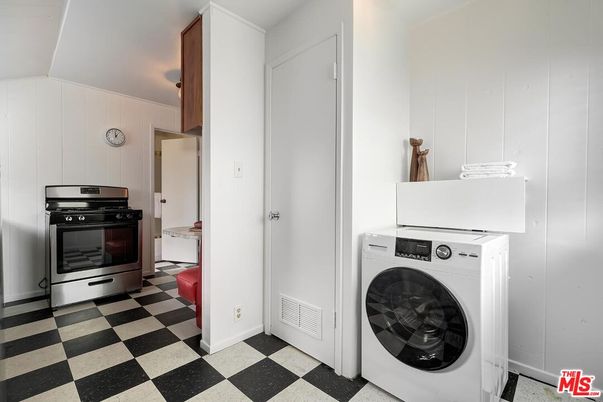 Interior, Washer
