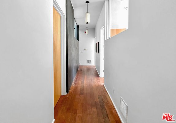 Interior, Pendant Lights, Wood Texture Flooring