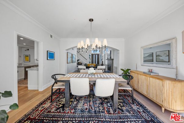 Chandelier, Dining room, Interior, Kitchen, Pendant Lights, Recessed Lighting, Wood Texture Flooring
