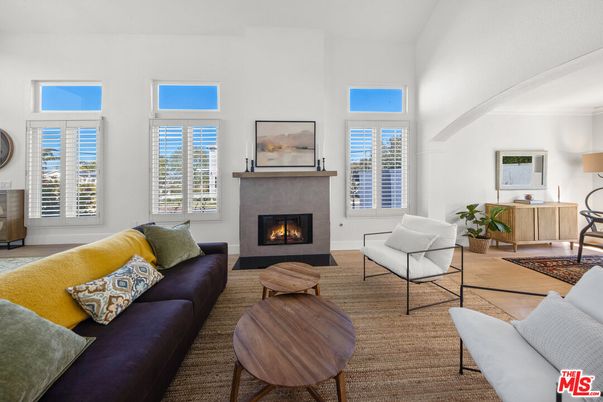 Fireplace, Interior, Living room