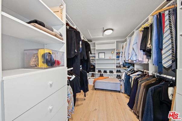 Interior, Walk-in Closets, Wood Texture Flooring