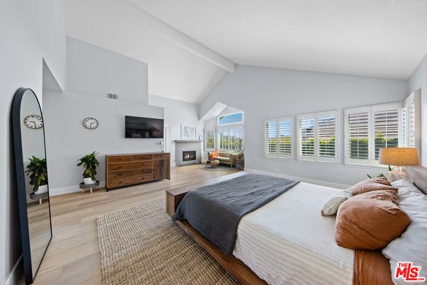 Bedroom, Fireplace, Interior, Wood Texture Flooring