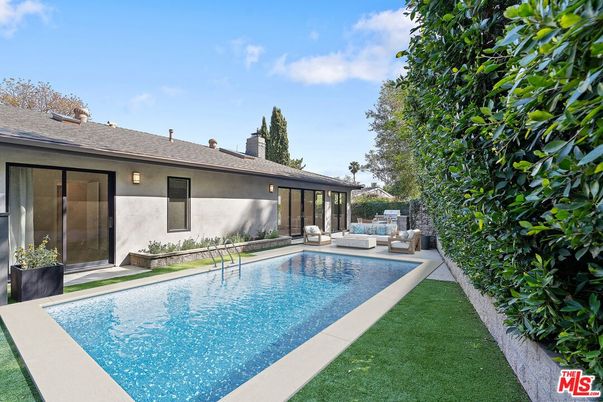 Backyard, Exterior, Pool