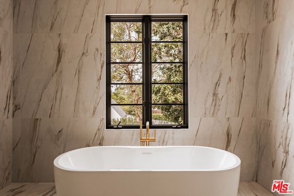 Bathroom, Free Standing Baths, Interior, Marble Walls