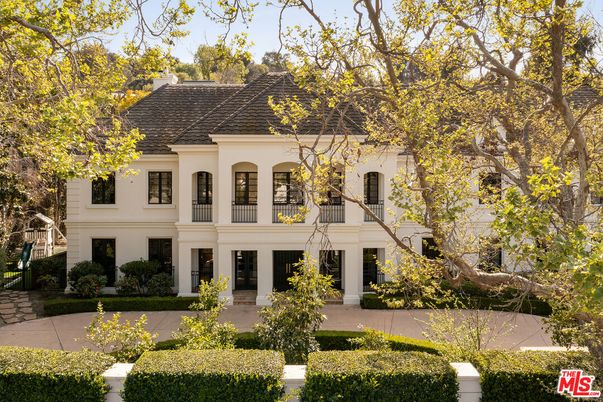 Exterior, Facade, French Provincial