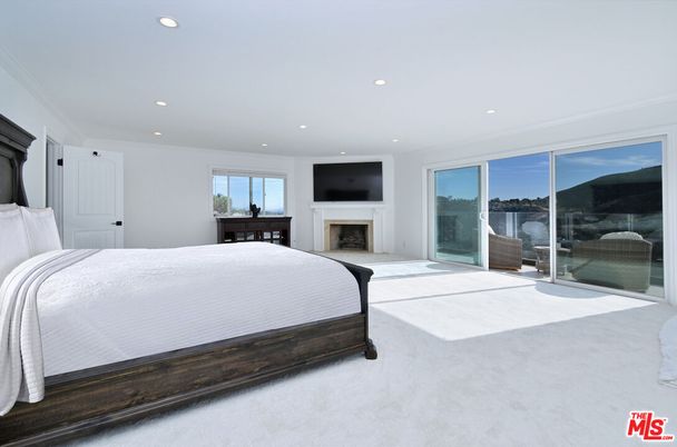 Bedroom, Fireplace, Interior, Recessed Lighting
