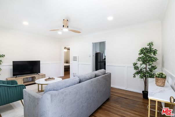 Interior, Living room, Recessed Lighting, Wood Texture Flooring