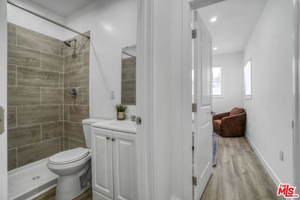 Bathroom, Interior, Recessed Lighting, Wood Texture Flooring