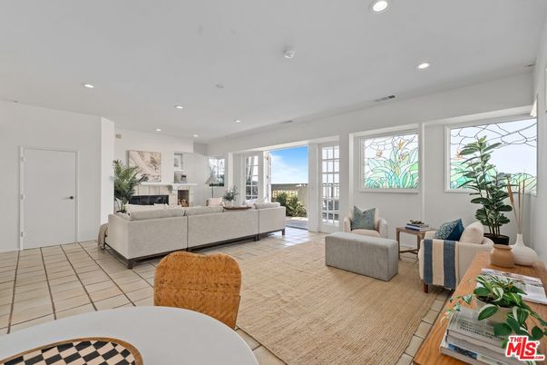 Fireplace, Interior, Living room, Recessed Lighting