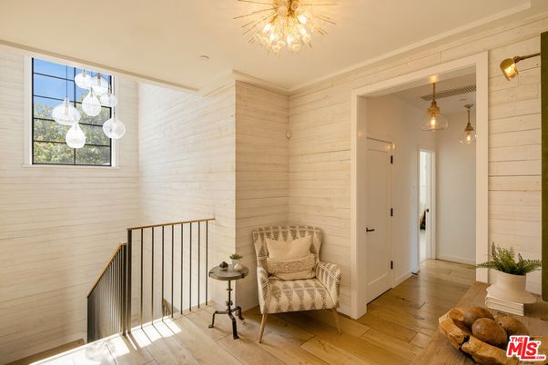 Interior, Pendant Lights, Wood Texture Flooring