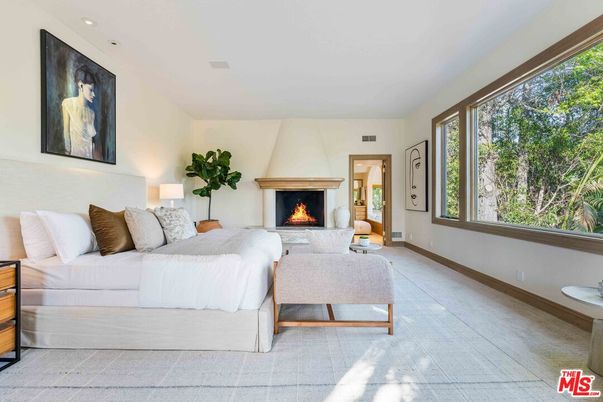 Fireplace, Interior, Living room, Recessed Lighting