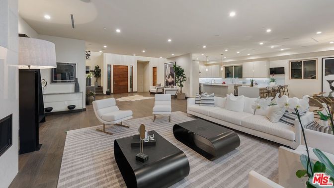 Dining room, Interior, Kitchen, Living room, Pendant Lights, Recessed Lighting, Wood Texture Flooring