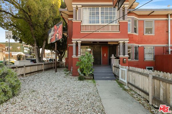 Exterior, Facade, American Foursquare