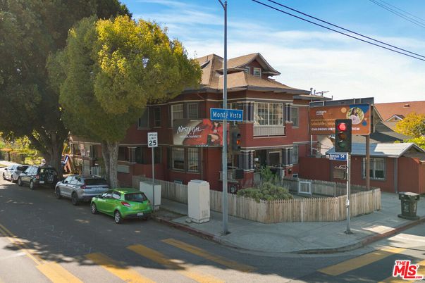 Exterior, Facade, None