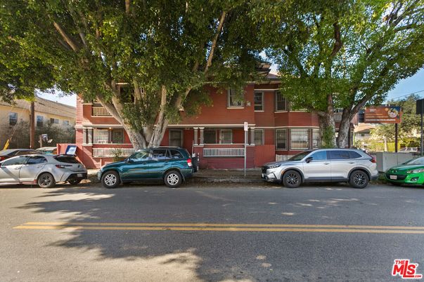 Exterior, Facade, Brick Facade, Queen Anne Victorian