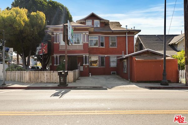 Exterior, Facade, American Foursquare
