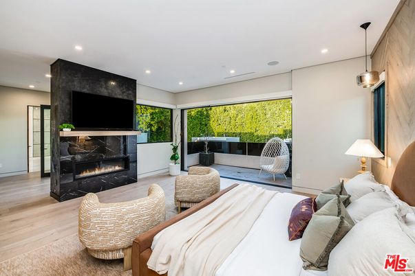 Bedroom, Fireplace, Interior, Pendant Lights, Recessed Lighting, Wood Texture Flooring