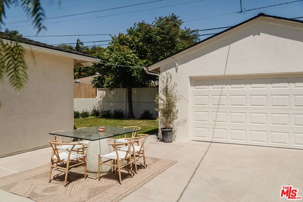 Detached Garage, Exterior