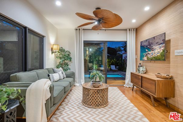Interior, Living room, Recessed Lighting, Wood Texture Flooring