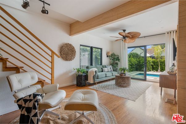 Interior, Living room, Recessed Lighting, Wooden Beams, Wood Texture Flooring