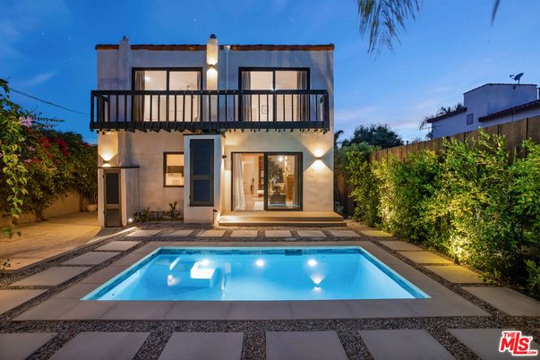 Exterior, Pool