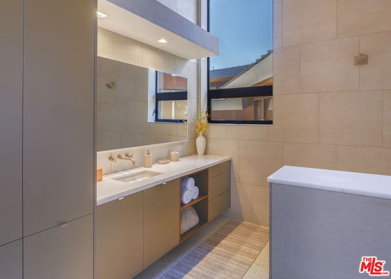 Bathroom, Interior, Recessed Lighting