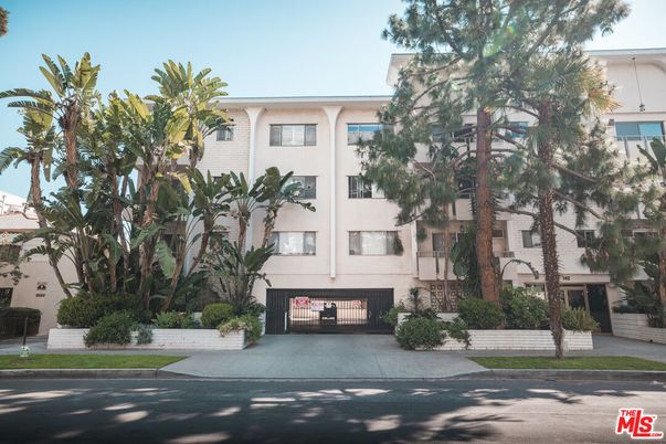 Exterior, Facade, Condo Building