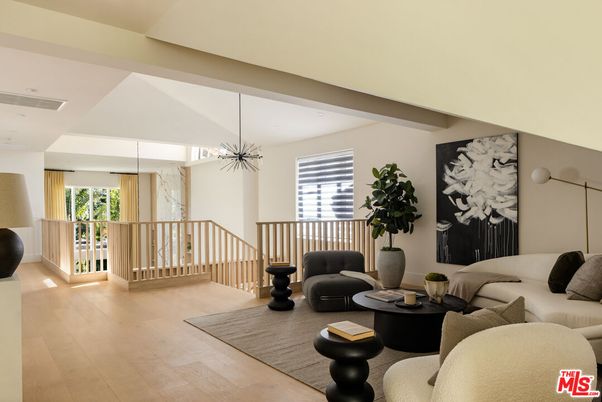 Interior, Living room, Pendant Lights, Wood Texture Flooring