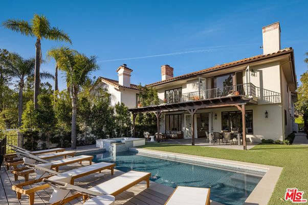 Backyard, Exterior, Hot Tub, Pool