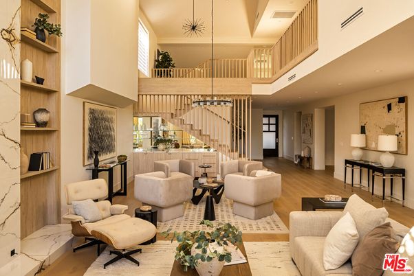 Interior, Living room, Pendant Lights, Recessed Lighting, Wood Texture Flooring