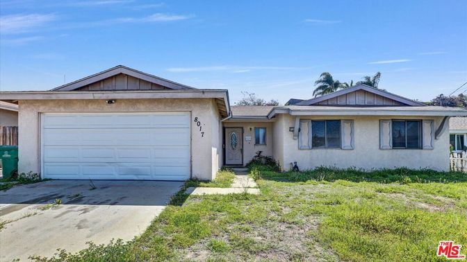 Attached, Exterior, Facade, Ranch