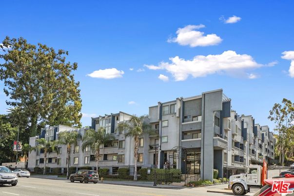 Exterior, Facade, Condo Building