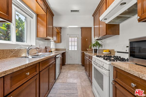 Interior, Kitchen, Stainless Steel Appliances