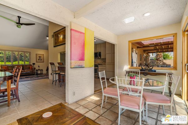 Dining room, Interior, Kitchen, Recessed Lighting